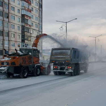 С улиц Норильска уже вывезено около 33 000 тонн снега