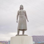 Скульптура «Норильчанка»