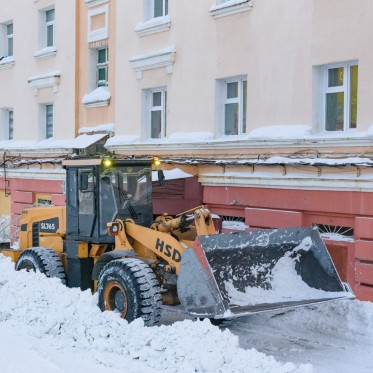 С начала зимы с норильских дворов вывезено 195 тысяч кубов снега