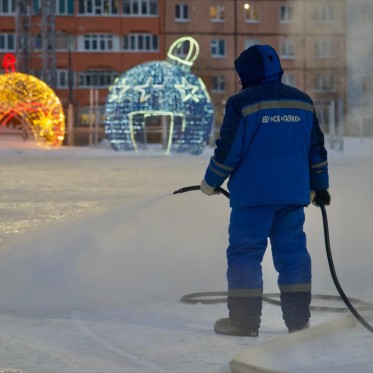 На стадионе «Заполярник» готовят каток и новые зимние развлечения