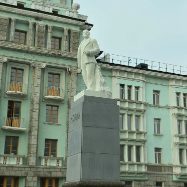 Состоялось торжественное открытие обновленного памятника В.И. Ленину