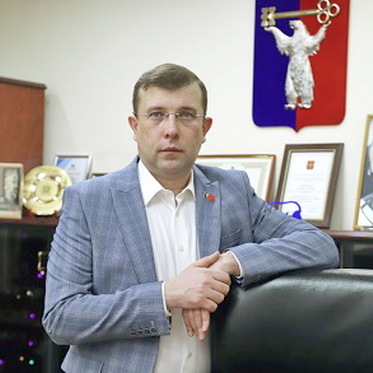 Поздравление Председателя НГСД с Днем работников бытового обслуживания населения и жилищно-коммунального хозяйства
