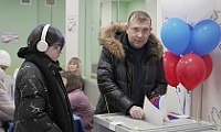Председатель местного парламента в числе первых принял участие в выборах Президента РФ