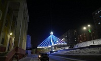 На улице Комсомольской запустили подсветку виадука